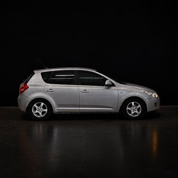 Kia Ceed 4 of 17