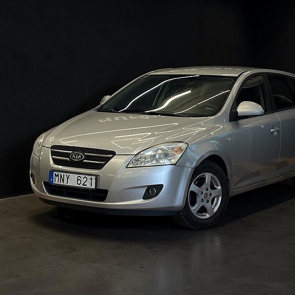 Kia Ceed 2 of 17