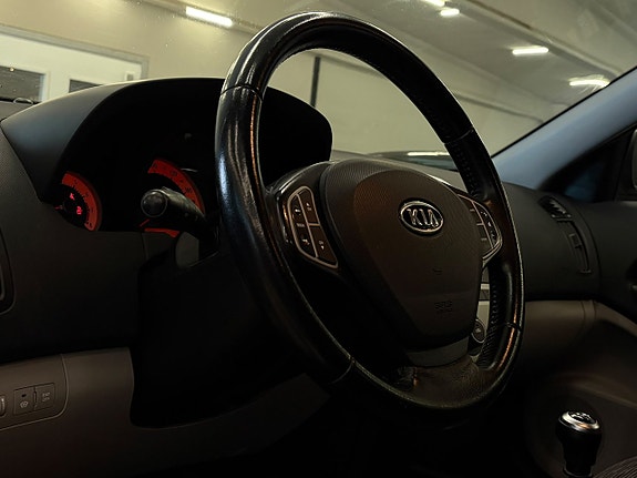 Kia Ceed 6 of 17
