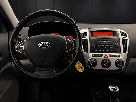 Kia Ceed 10 of 17