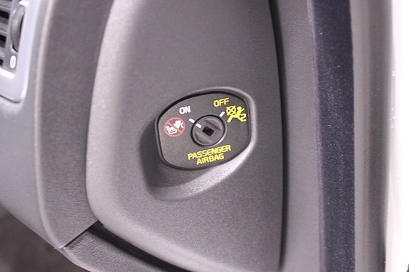 Volvo V70 18 of 28