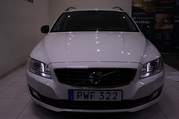 Volvo V70 11 of 28
