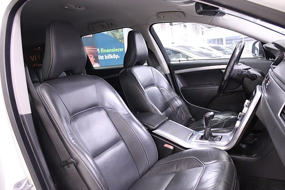 Volvo V70 17 of 28