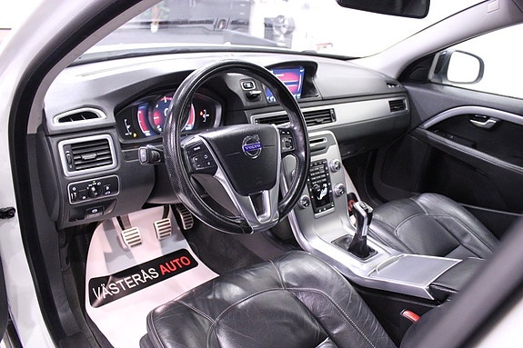 Volvo V70 12 of 28