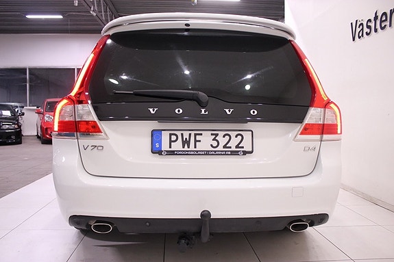 Volvo V70 8 of 28