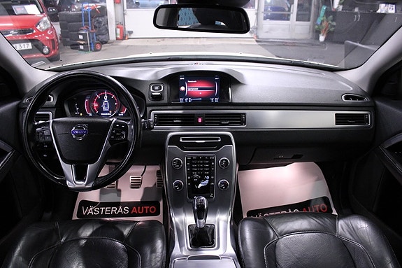 Volvo V70 14 of 28
