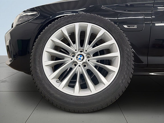 BMW 530e 14 of 26