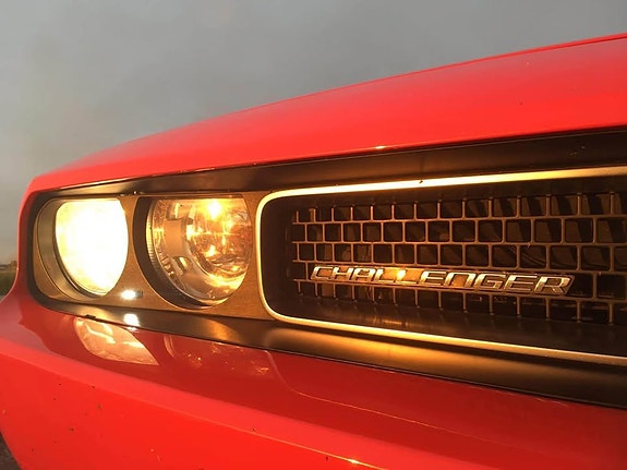Dodge Challenger 2 of 11