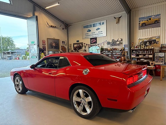Dodge Challenger 3 of 11
