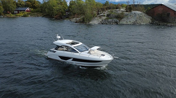 BENETEAU Gran Turismo 41 | Volvo Penta D6 3 of 12