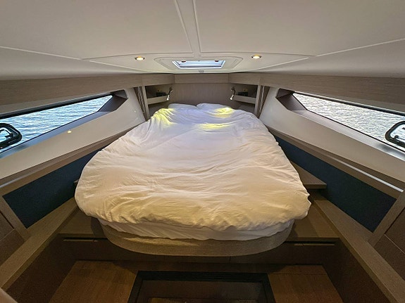 BENETEAU Gran Turismo 41 | Volvo Penta D6 11 of 12