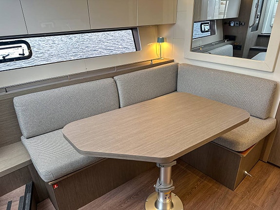BENETEAU Gran Turismo 41 | Volvo Penta D6 10 of 12