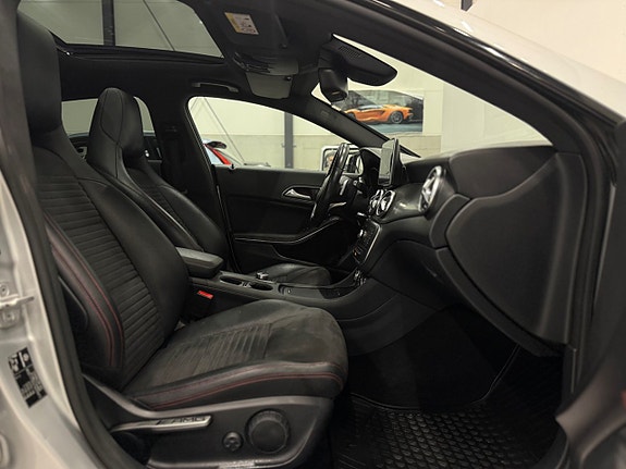Mercedes-Benz CLA220 12 of 25
