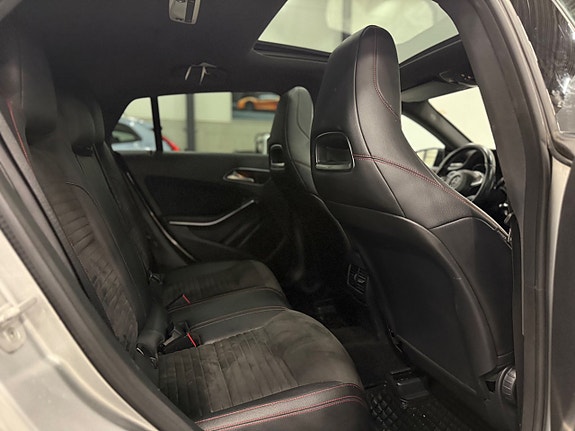 Mercedes-Benz CLA220 13 of 25
