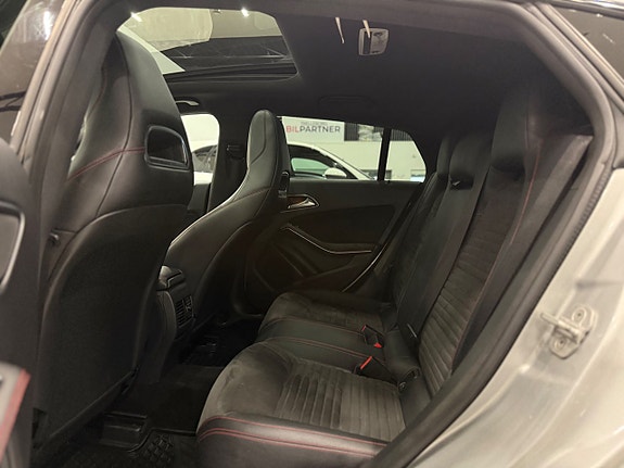 Mercedes-Benz CLA220 11 of 25
