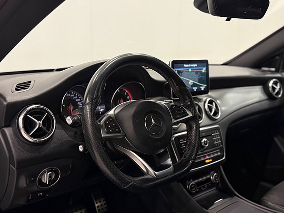 Mercedes-Benz CLA220 8 of 25