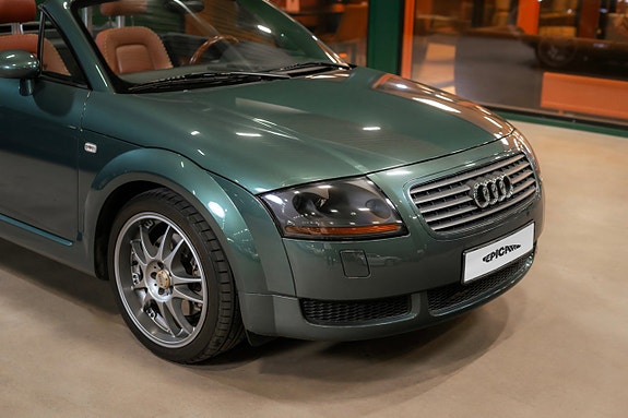 Audi TT 2 of 27