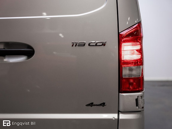Mercedes-Benz Vito 119 13 of 30