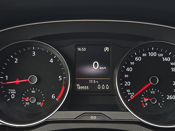 Volkswagen Passat Alltrack 18 of 20