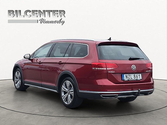 Volkswagen Passat Alltrack 4 of 20
