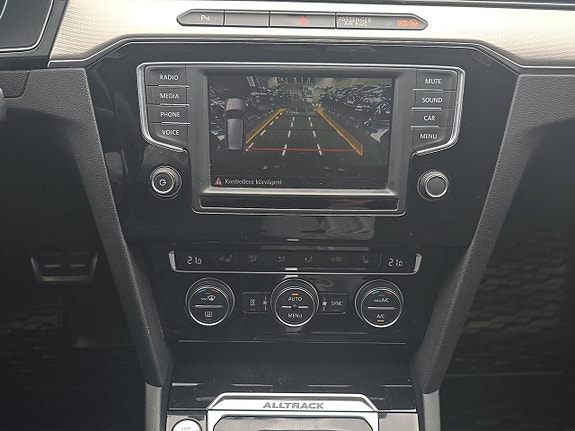 Volkswagen Passat Alltrack 17 of 20
