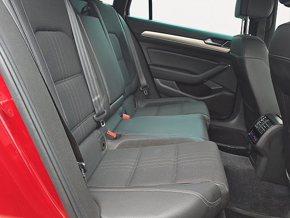 Volkswagen Passat Alltrack 13 of 20