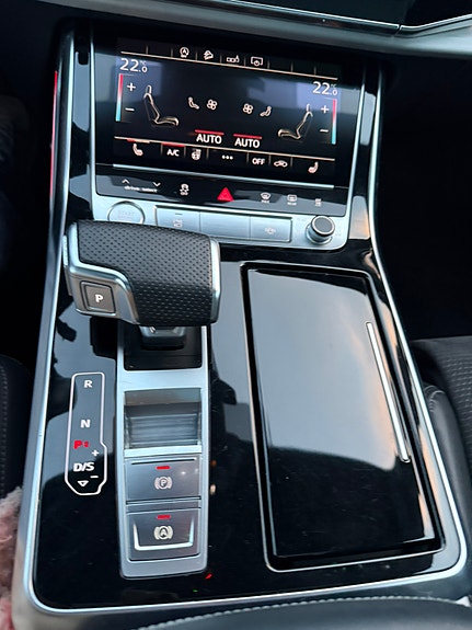 Audi Q7 5 of 8