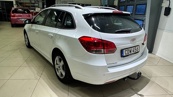 Chevrolet Cruze 11 of 19