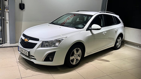 Chevrolet Cruze 2 of 19