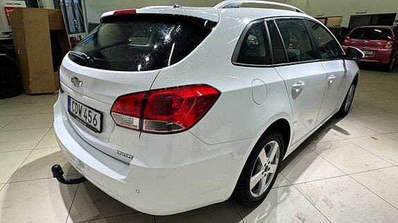 Chevrolet Cruze 13 of 19