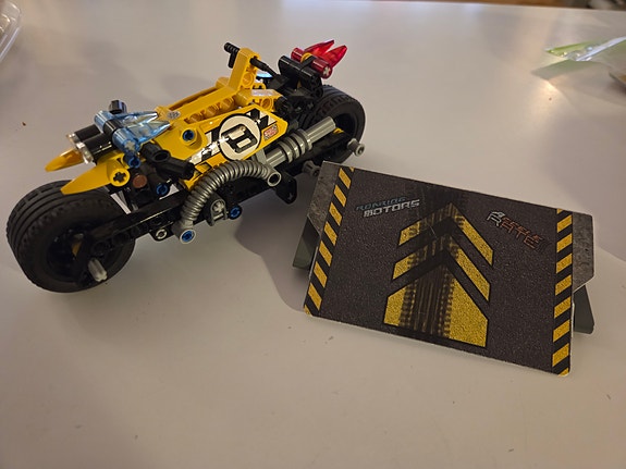 Product image 1 of 2