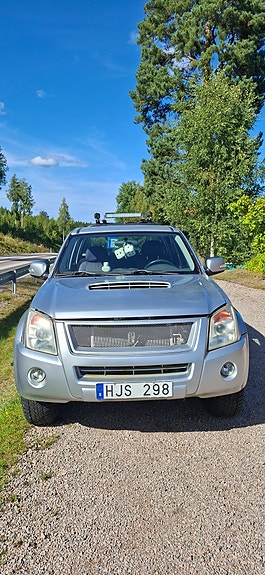 Isuzu D-max 2 of 9