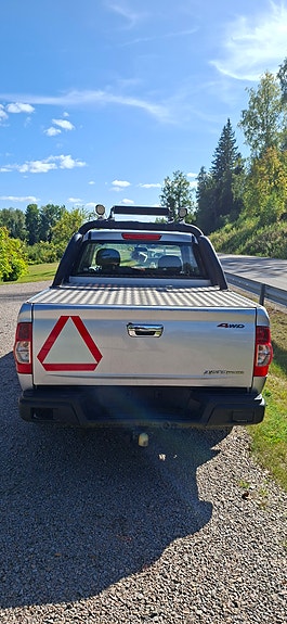 Isuzu D-max 4 of 9