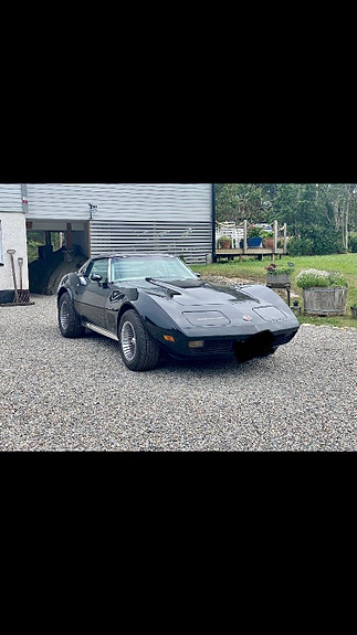 Chevrolet Corvette 2 of 5