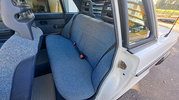 Volvo 244 8 of 11
