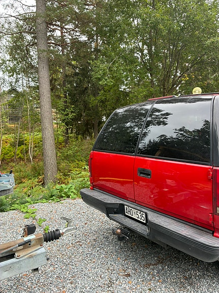 Chevrolet Tahoe 2 of 10