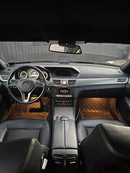 Mercedes-Benz E 250 5 of 10