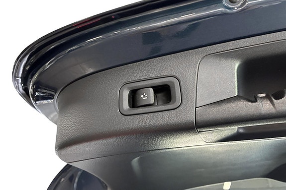 Mercedes-Benz GLA 200 d 15 of 20