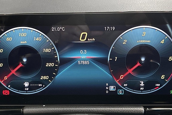 Mercedes-Benz GLA 200 d 8 of 20