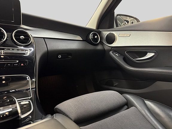 Mercedes-Benz C220 d 25 of 30