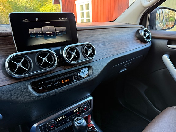 Mercedes-Benz X350 d 7 of 9