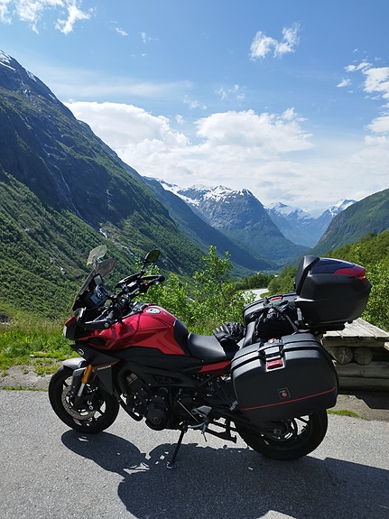 Yamaha MT-09 Tracer 2 of 7