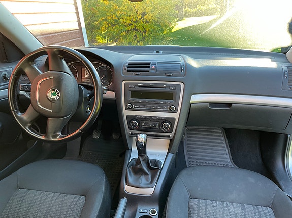 Skoda Octavia 3 of 5