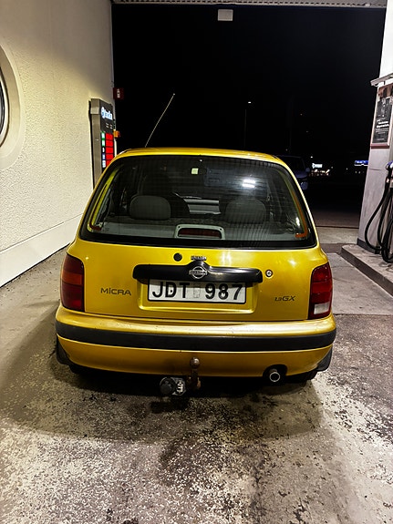 Nissan Micra 4 of 10