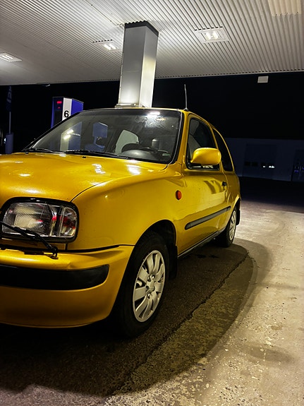 Nissan Micra 3 of 10