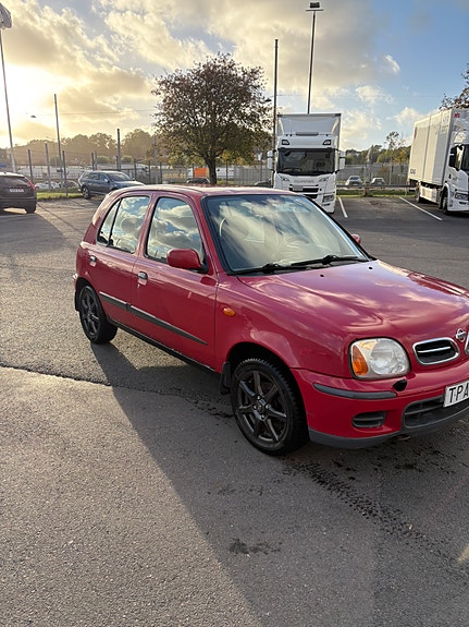 Nissan Micra 2 of 10