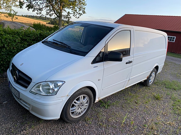 Mercedes-Benz Vito 113 2 of 10