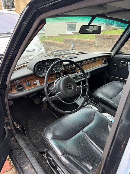 Mercedes-Benz 280 S 2 of 2