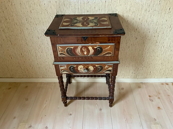 Product image 1 of 4