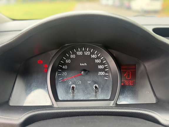 Nissan NV200 10 of 14